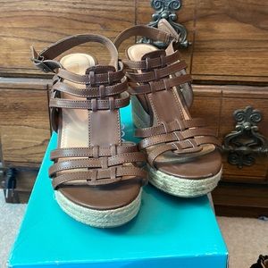 Maurices brown wedge